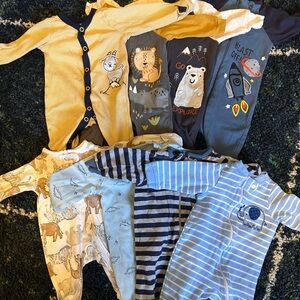 Bundle of 8 newborn pajamas!